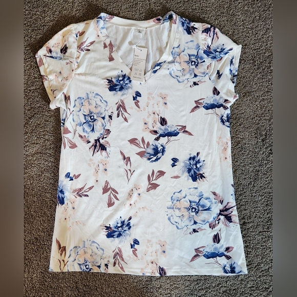 4/$20 NWT size large 4/$25 - Picture 1 of 3